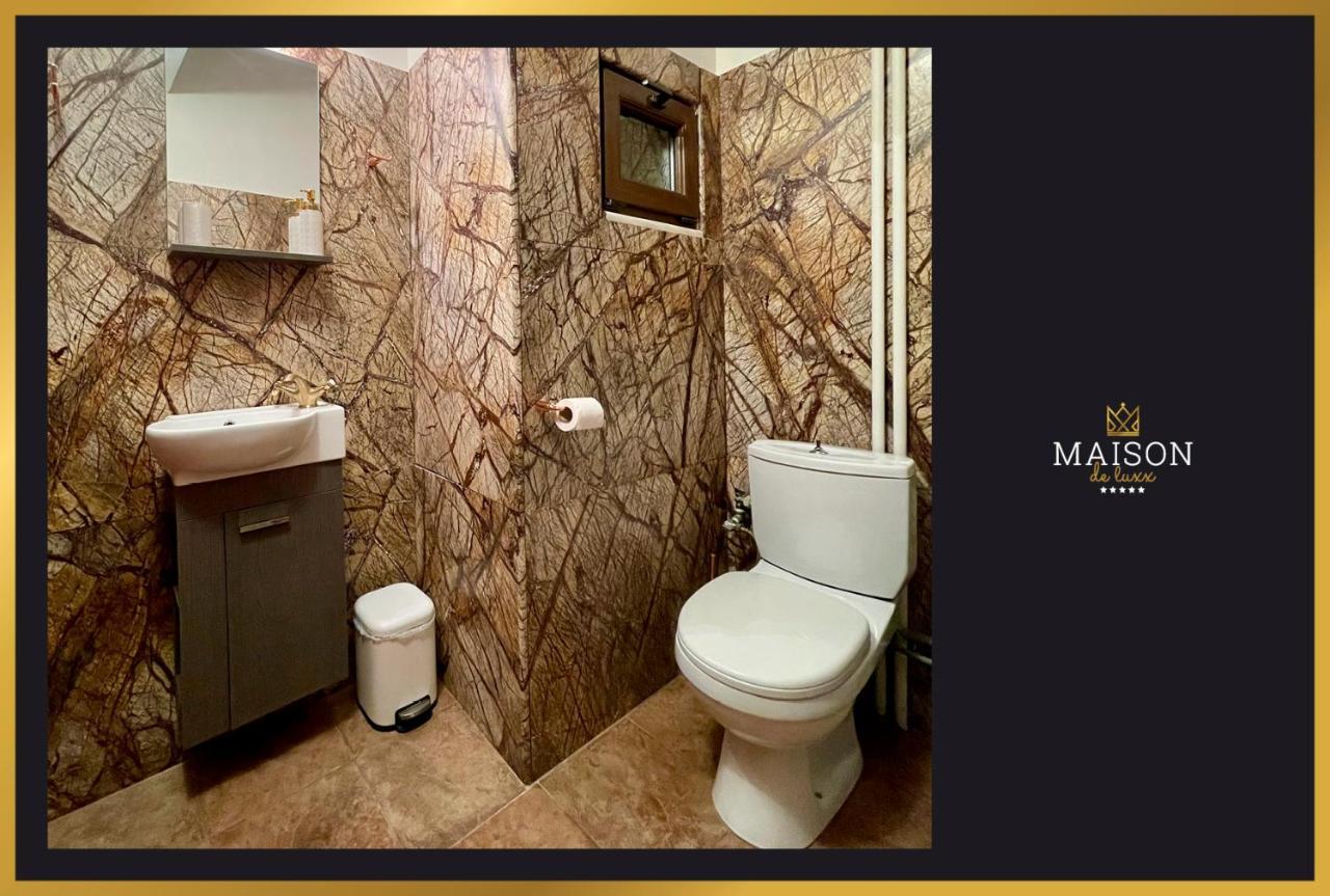 Maison De Luxx A5 Luxury Apartment In Larissa Bagian luar foto